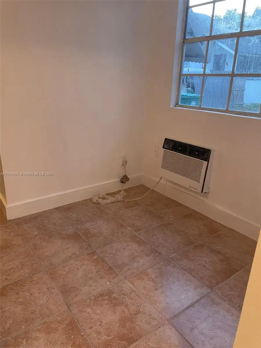 746 NE 80th St, Miami FL 33138 photo 3