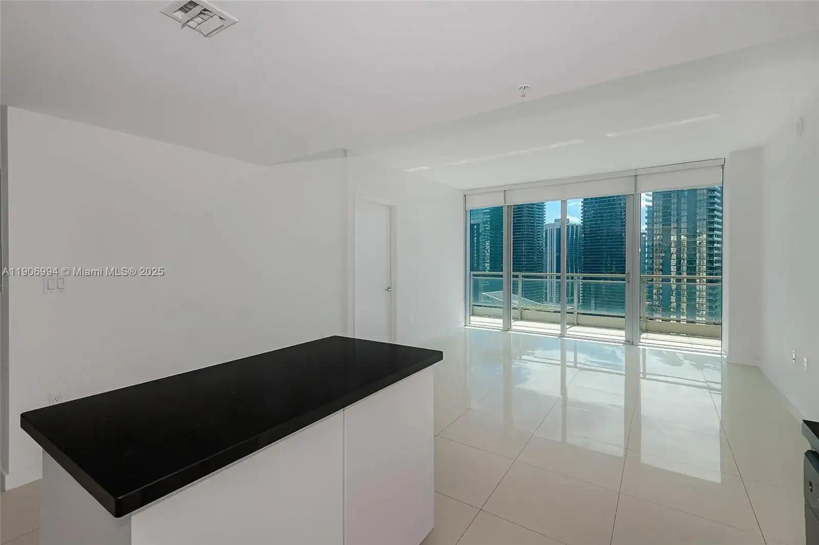 92 SW 3rd St # 3503, Miami FL 33130 photo 3