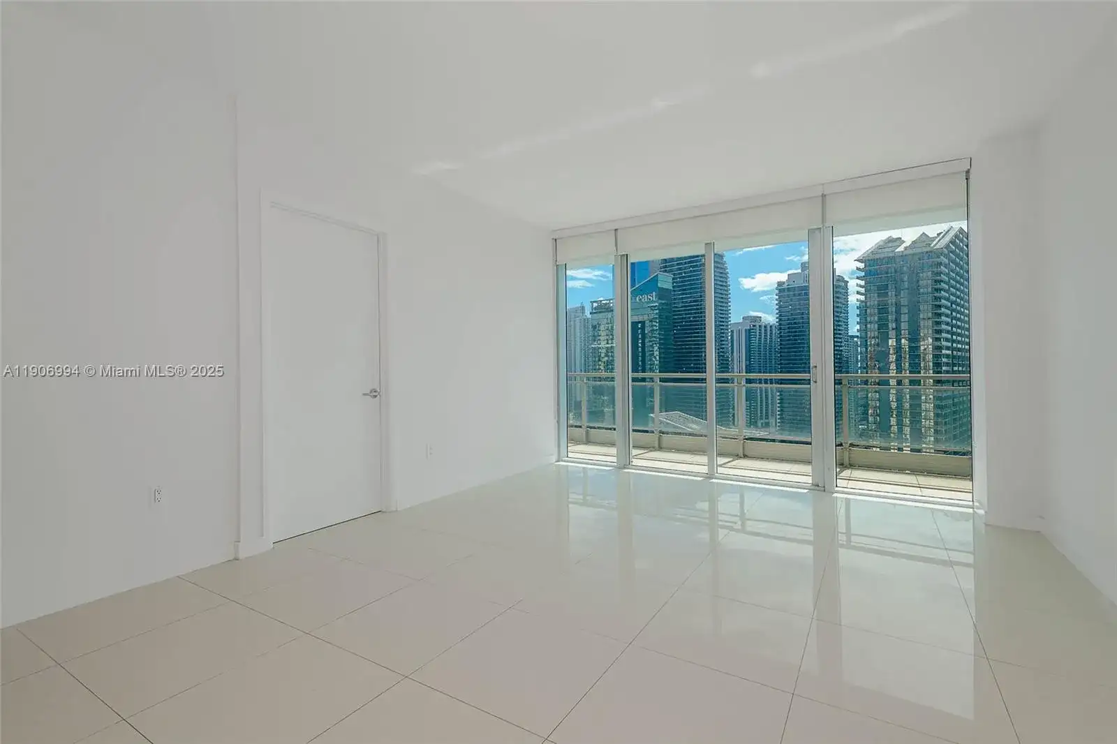 92 SW 3rd St # 3503, Miami FL 33130 photo 4