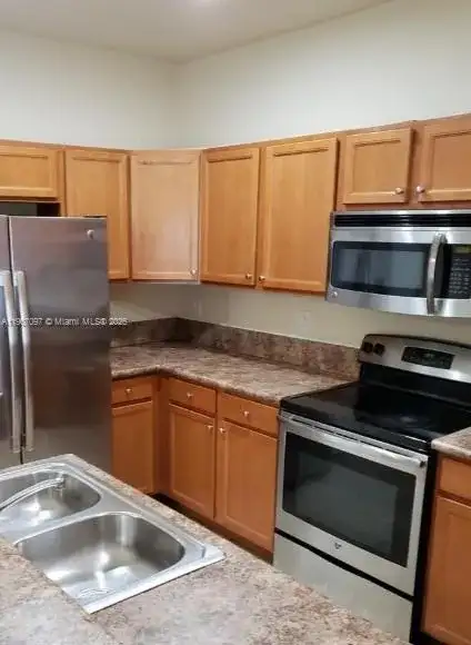 3512 W 88th Ter, Hialeah FL 33018 photo 3
