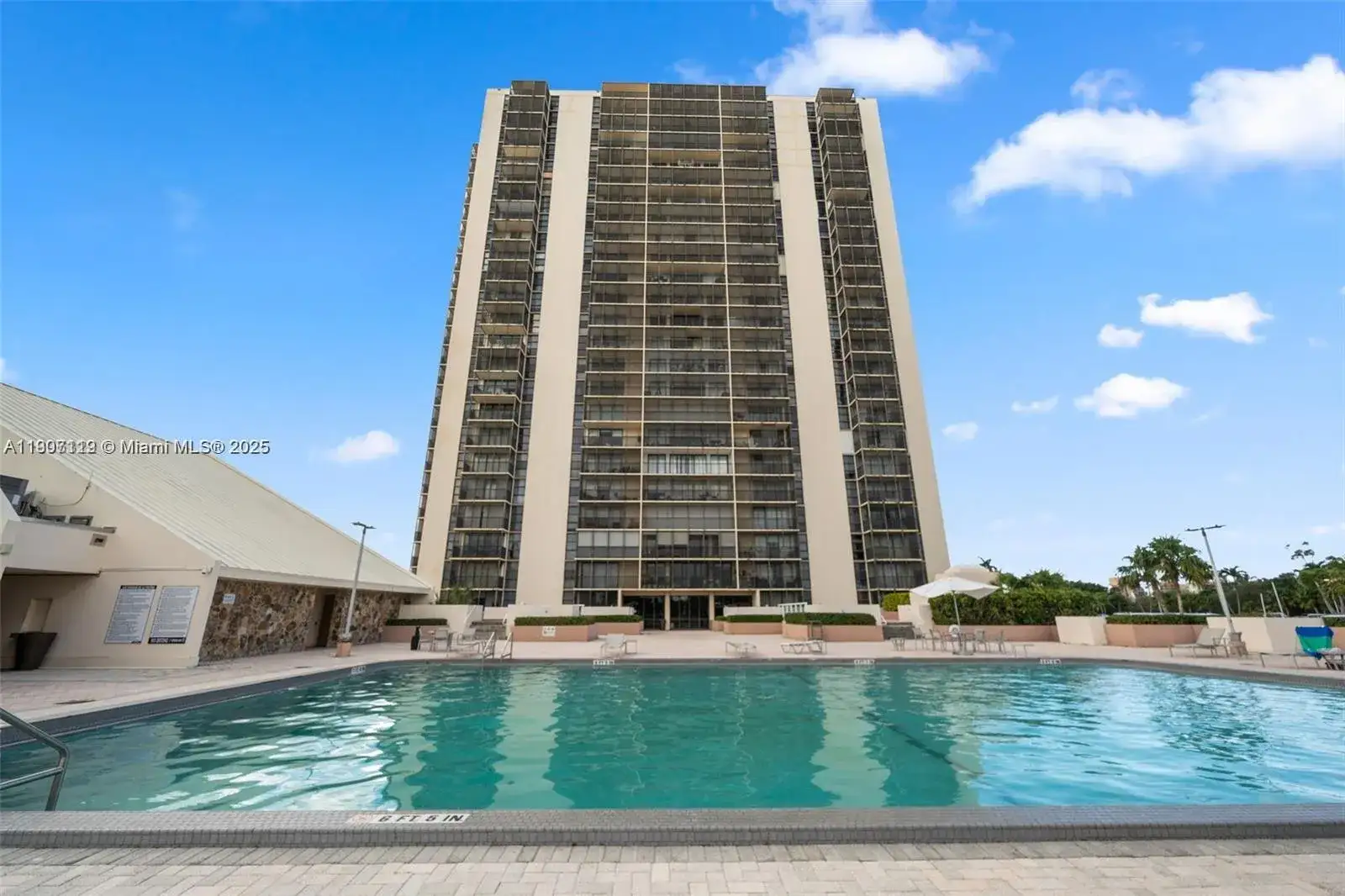 20379 W Country Club Dr # 737, Aventura FL 33180 photo 2