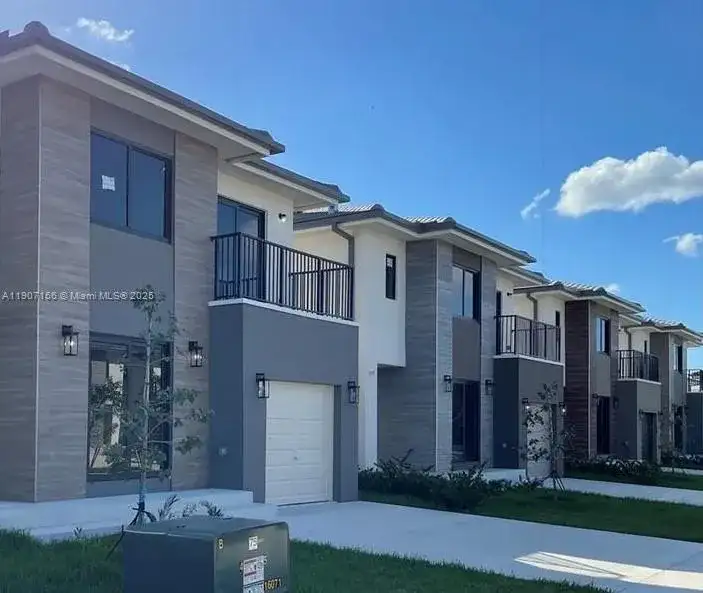 1159 NW 2nd Ter, Florida City FL 33034 photo 2