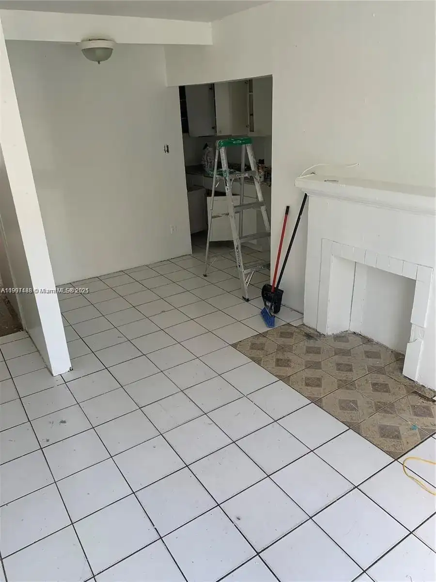 1037 NW 30th St, Miami FL 33127 photo 5