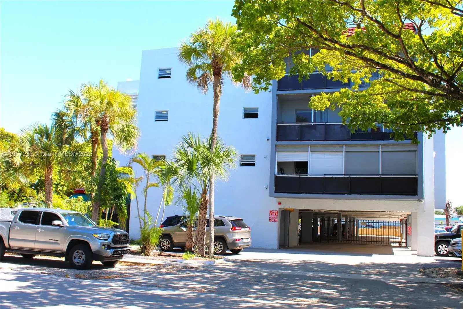 13685 NE 10th Ave # 309, North Miami FL 33161 photo 2