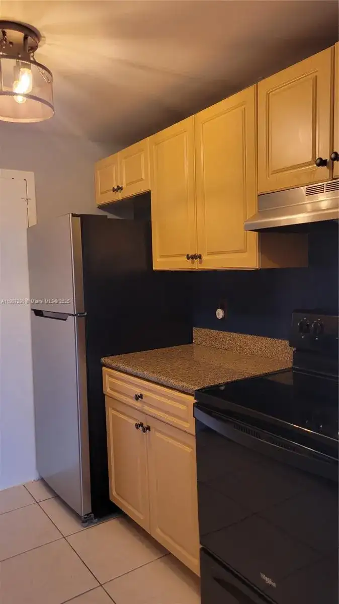 2020 NE 135th St # 409, North Miami FL 33181 photo 5