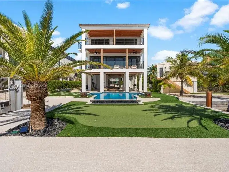 239 Tavernier Dr, Tavernier FL 33070 photo 3