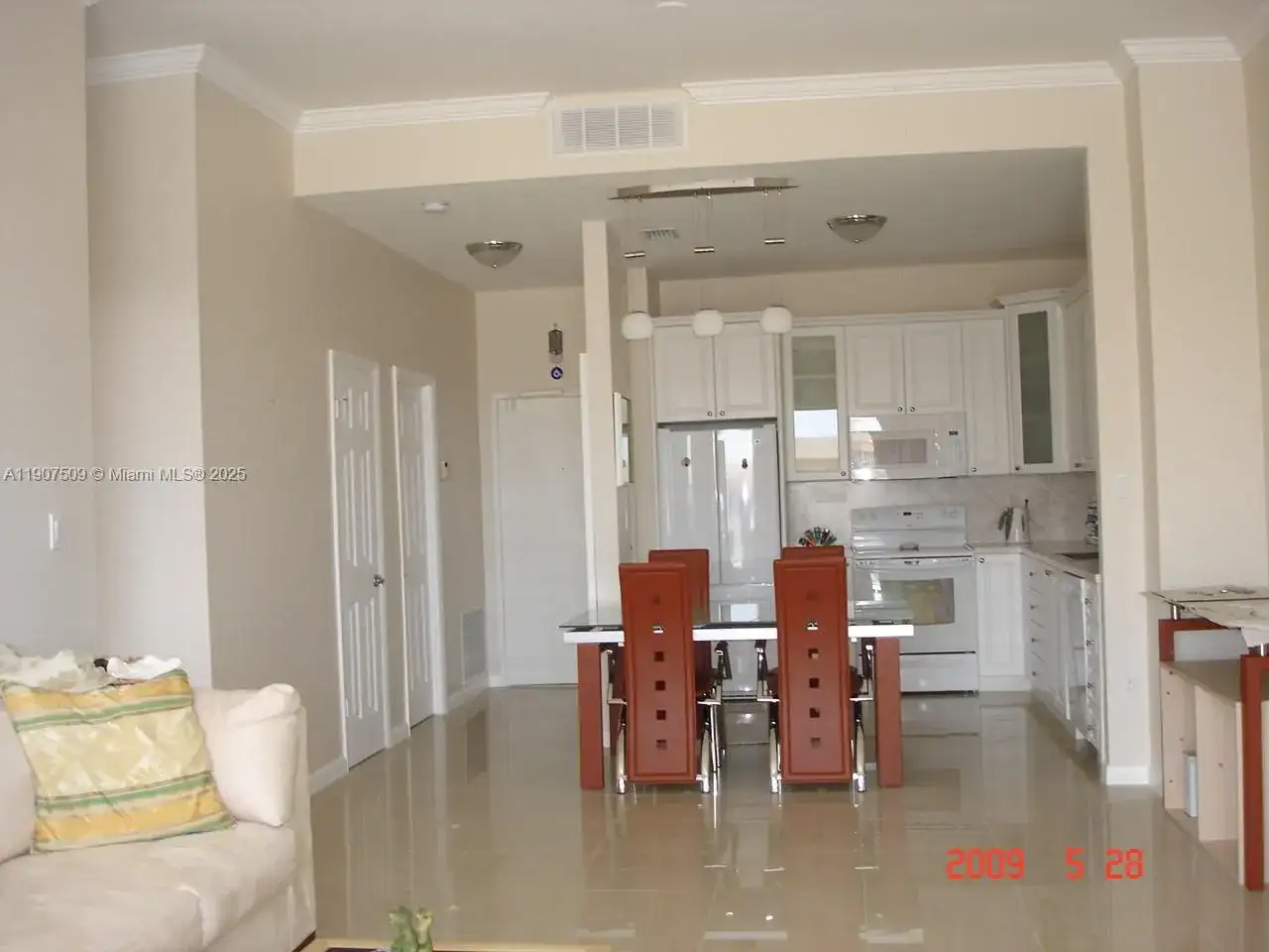 18061 Biscayne Blvd, Aventura FL 33160 photo 2