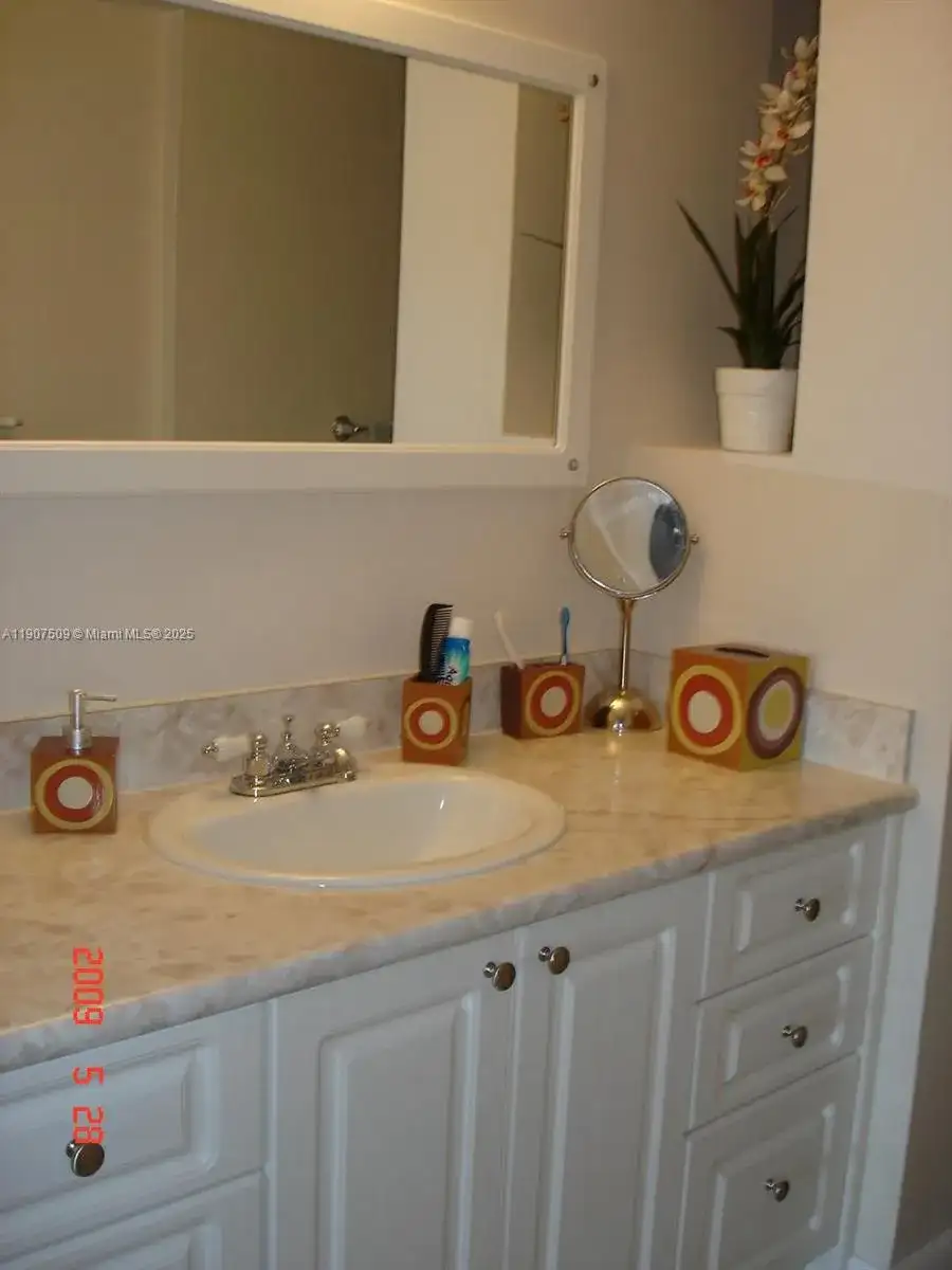 18061 Biscayne Blvd, Aventura FL 33160 photo 4