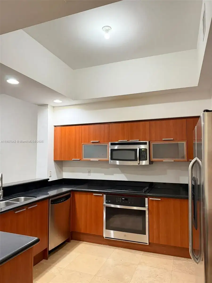 14951 Royal Oaks Ln # 106, North Miami FL 33181 photo 4