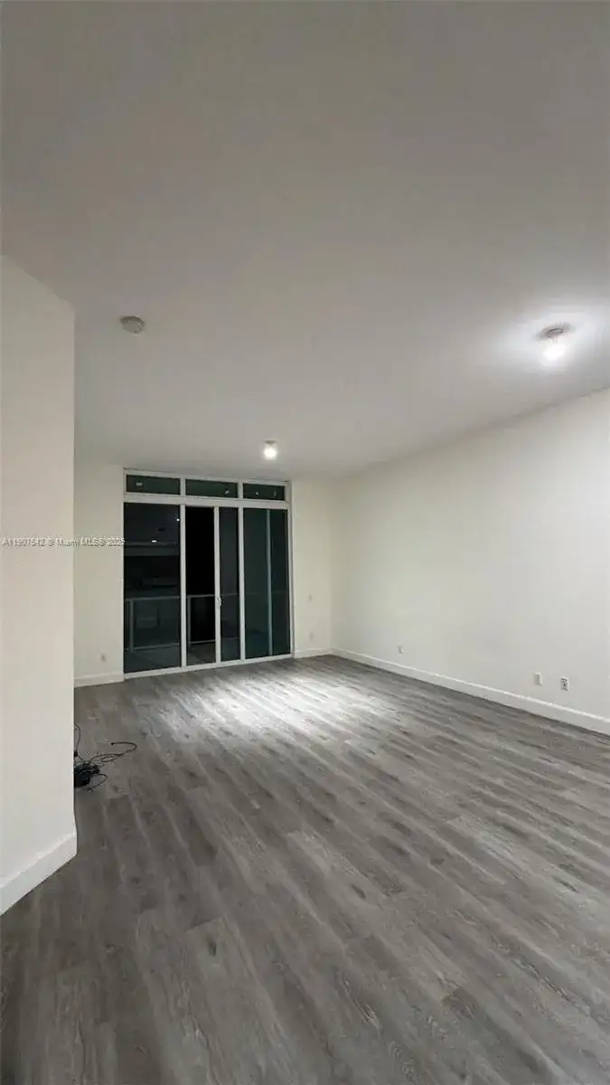 14951 Royal Oaks Ln # 106, North Miami FL 33181 photo 5