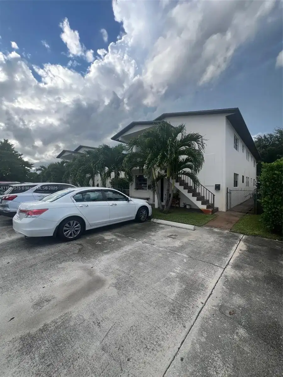 471 E 13th St # 471A, Hialeah FL 33010 photo 2