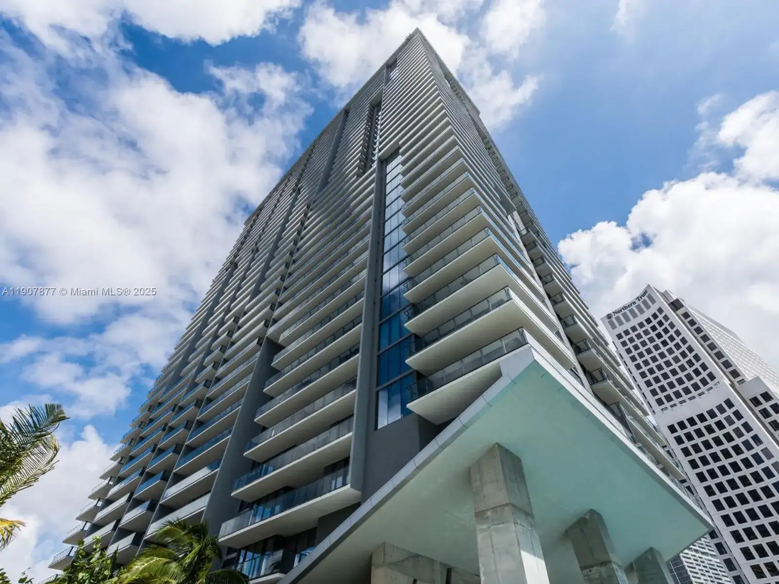 68 SE 6th St # 2304, Miami FL 33131 photo 2