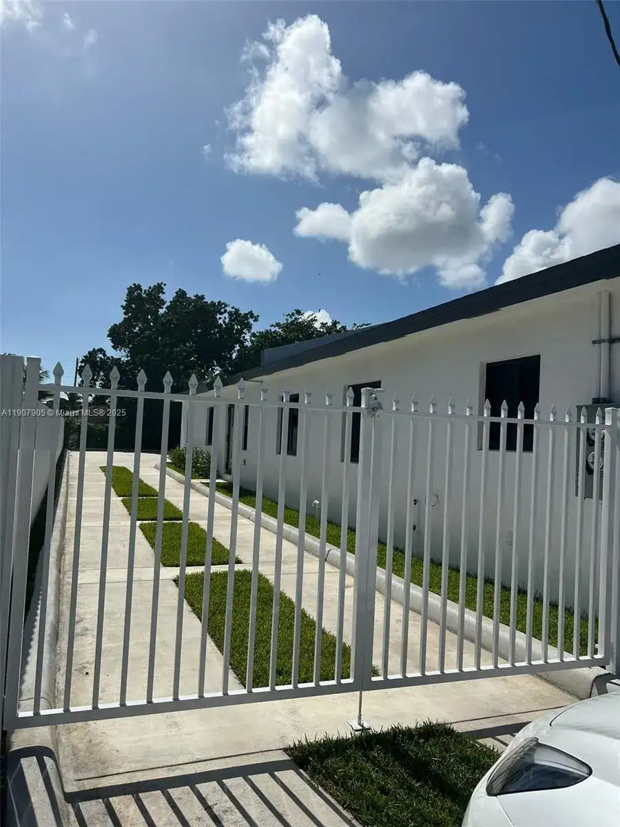 11980-11982 SW 213th st, Miami FL 33177 photo 3