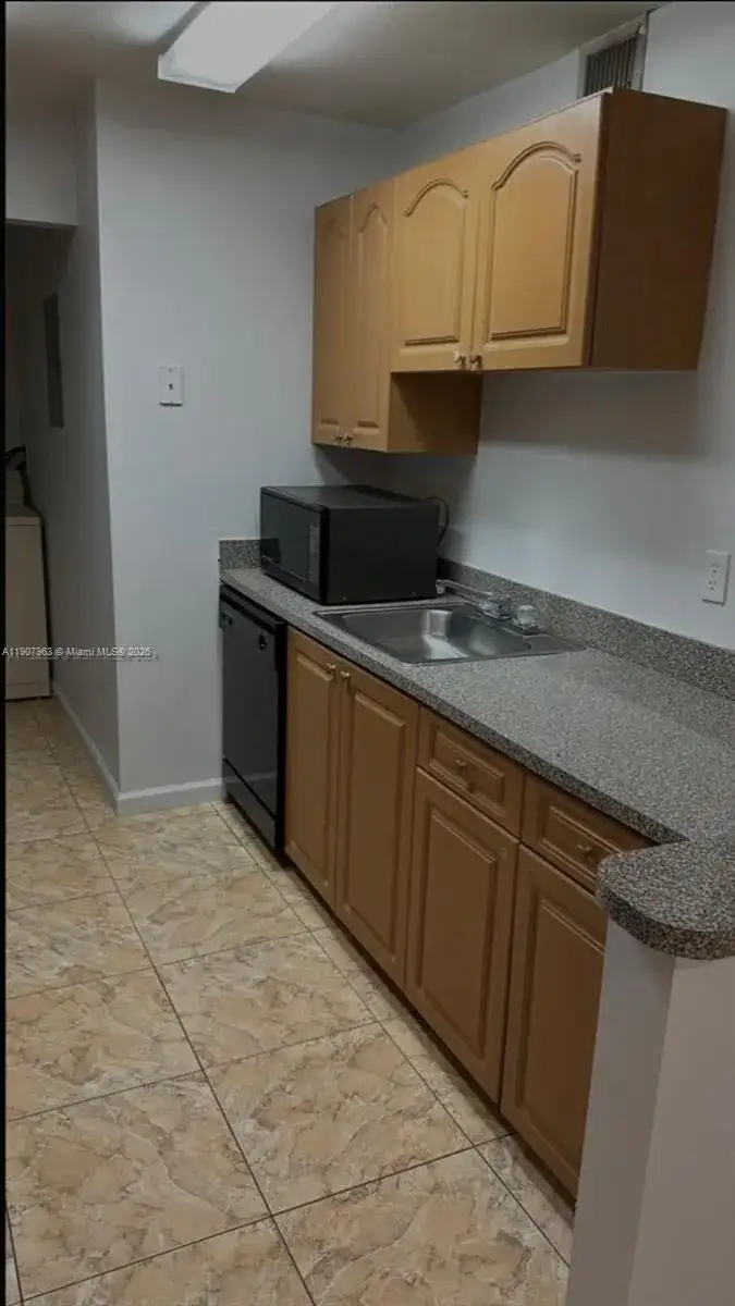 2952 NW 55th Ave # 2D, Lauderhill FL 33313 photo 3