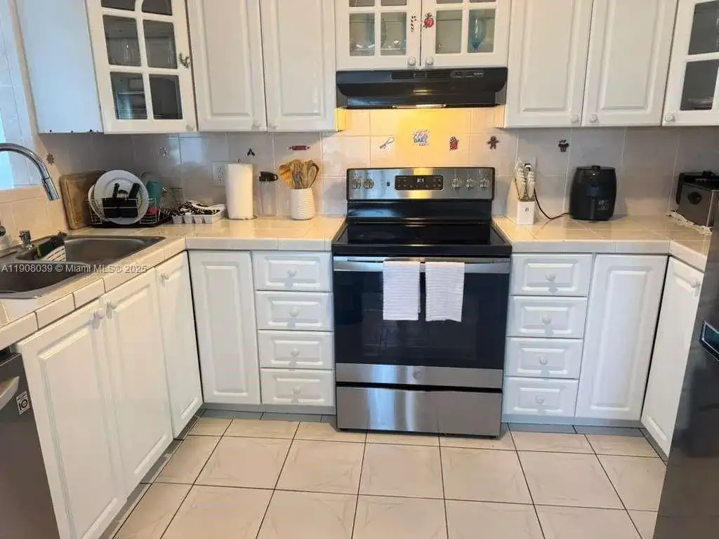 4164 Inverrary Dr # 601, Lauderhill FL 33319 photo 4
