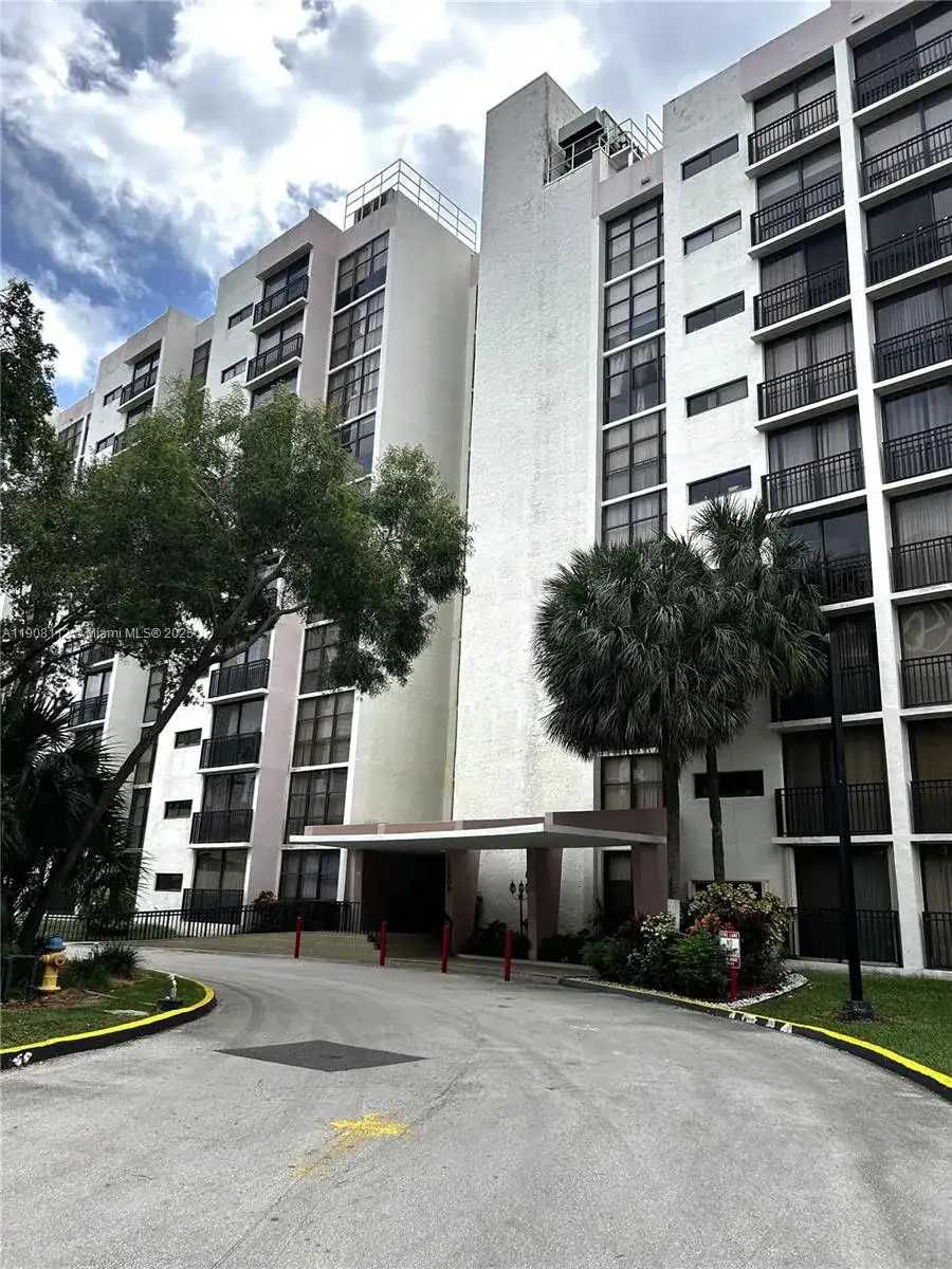 16909 N Bay Rd # 103, Sunny Isles Beach FL 33160 photo 3