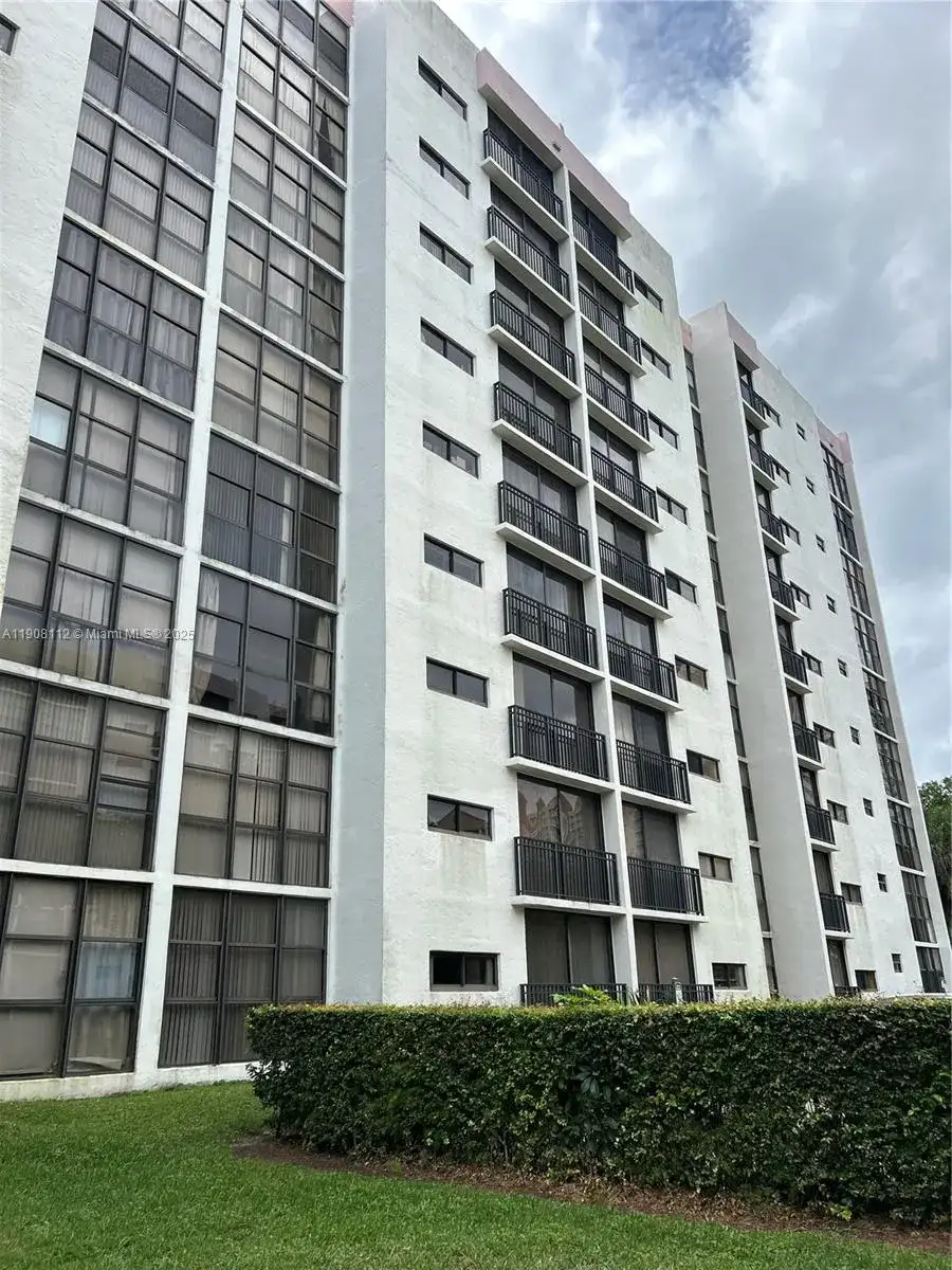 16909 N Bay Rd # 103, Sunny Isles Beach FL 33160 photo 4