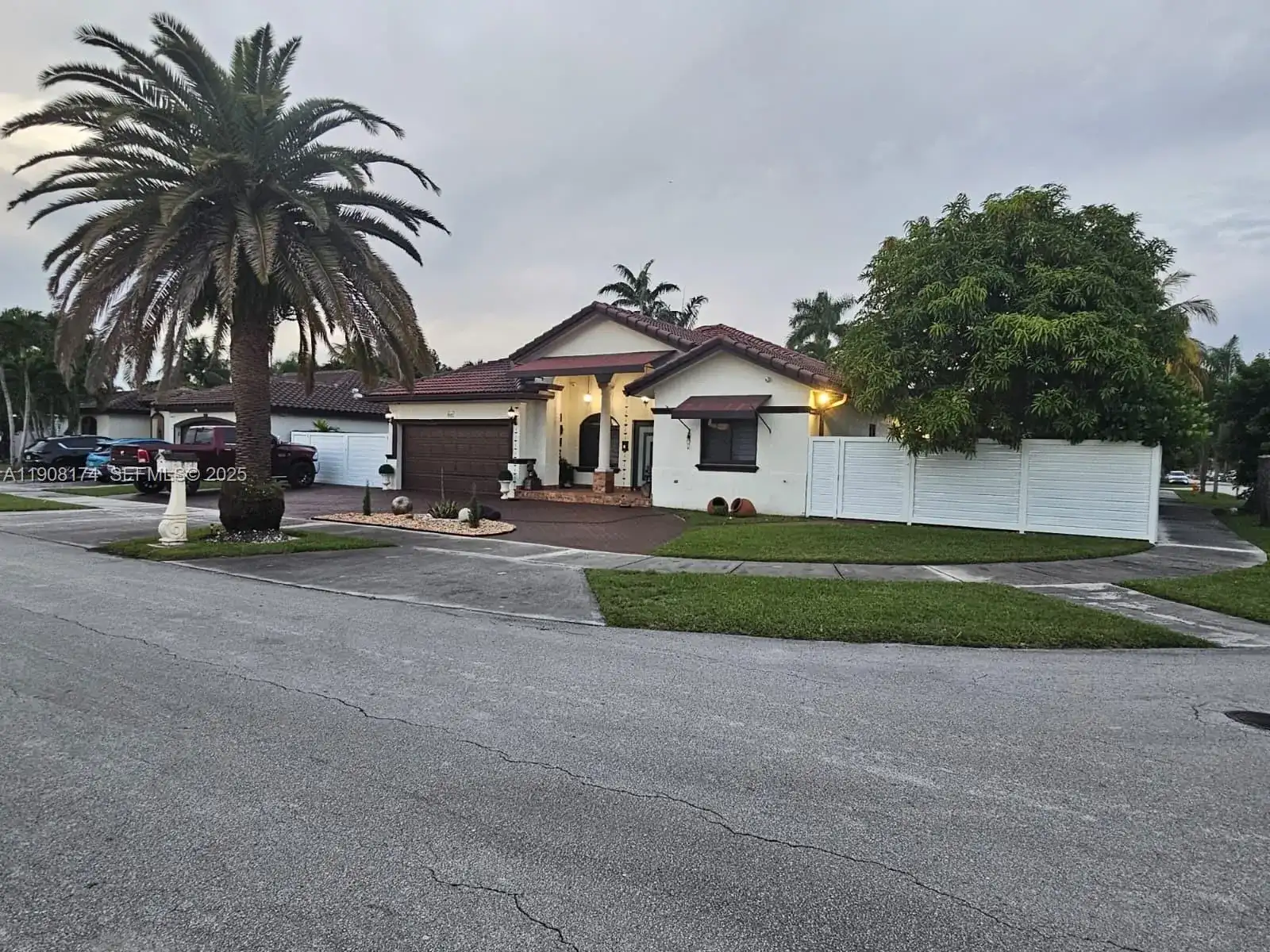 15397 SW 172nd Ter, Miami FL 33187 photo 4