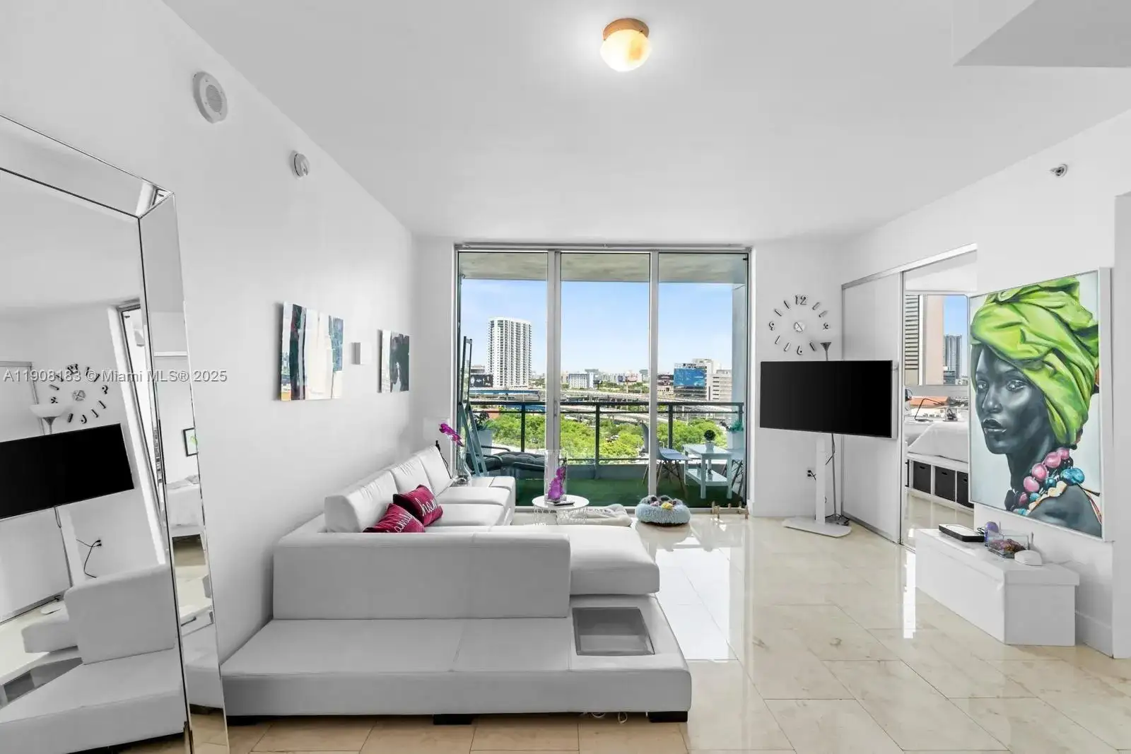90 SW 3rd St # 1209, Miami FL 33130 photo 5
