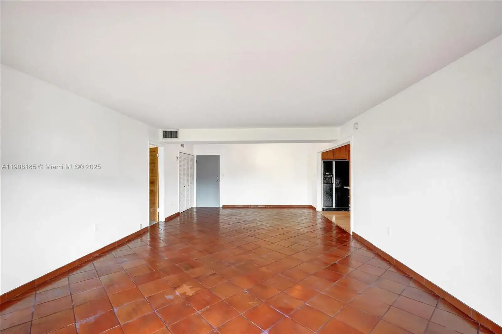 8335 SW 72nd Ave # 205D, Miami FL 33143 photo 2
