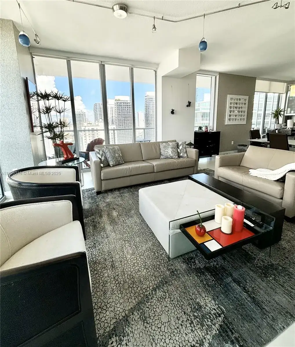 79 SW 12th St, Miami FL 33130 photo 5