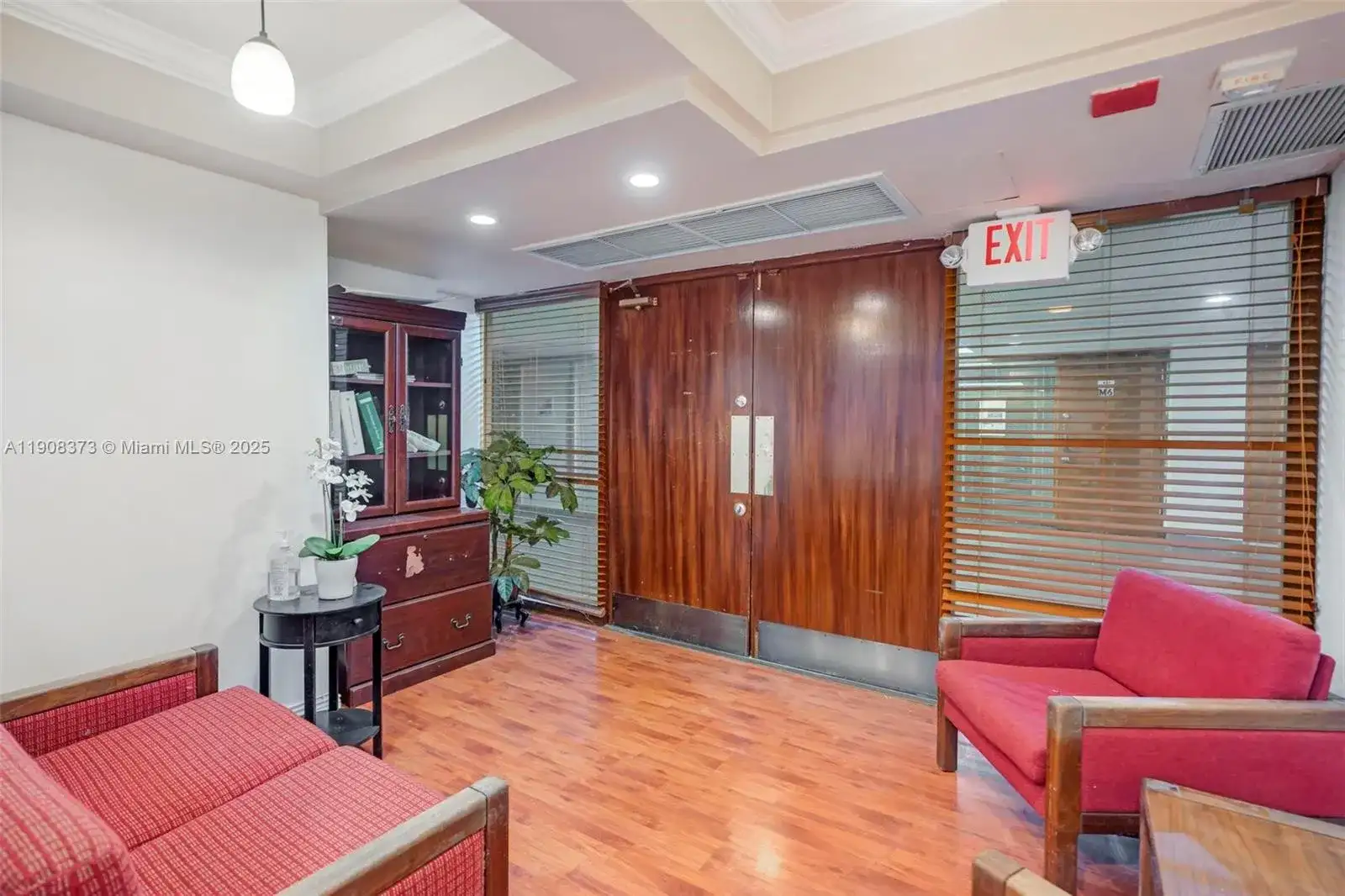 13499 Biscayne Blvd, North Miami FL 33181 photo 5