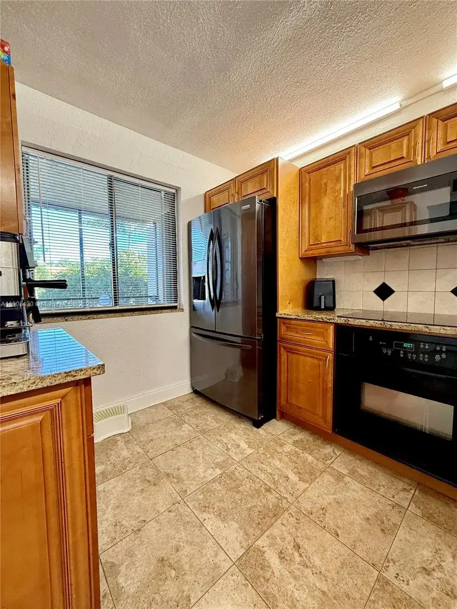 398 Lakeview Dr # 205, Weston FL 33326 photo 5