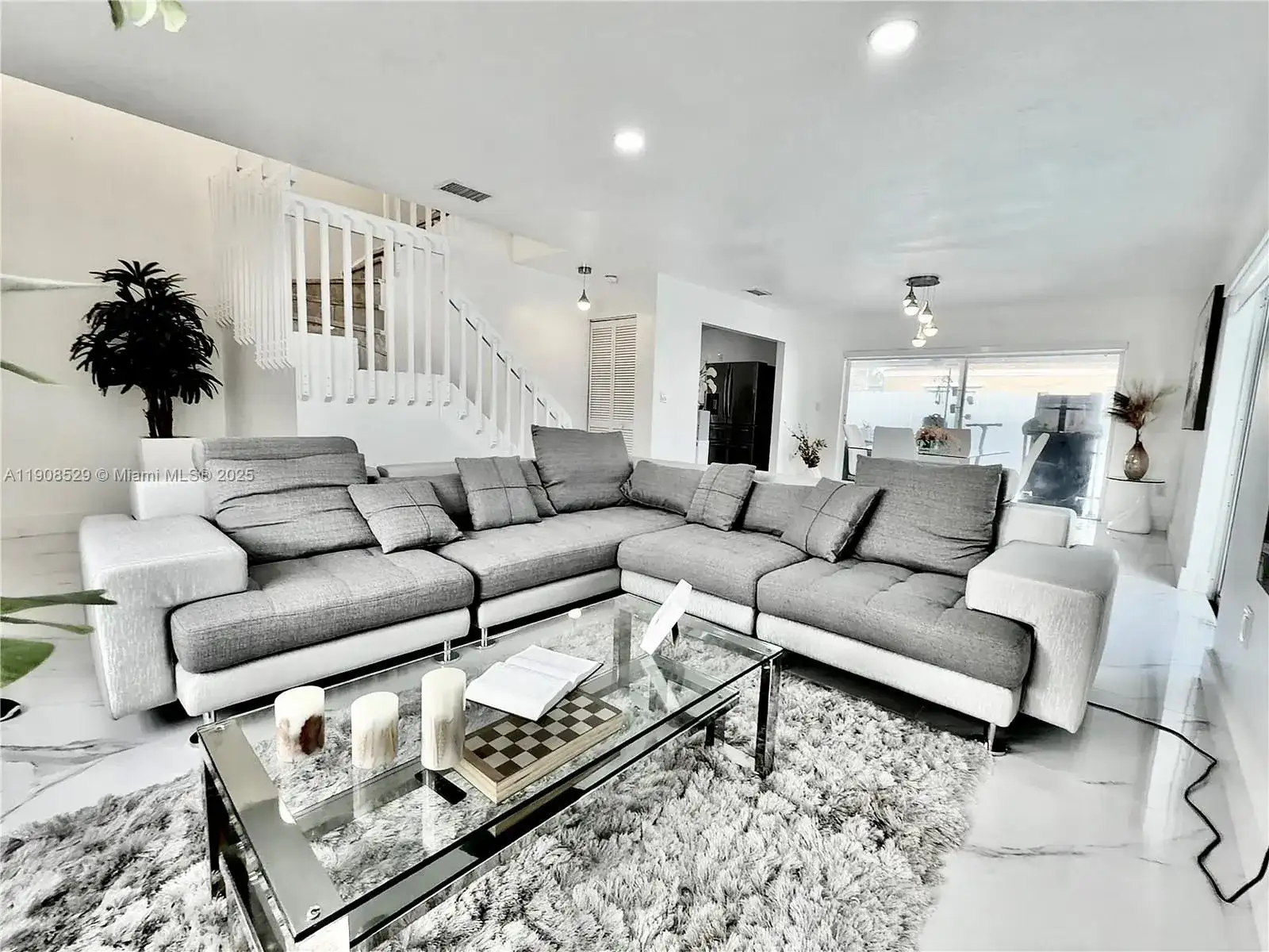 9849 SW 222nd Ter, Cutler Bay FL 33190 photo 2