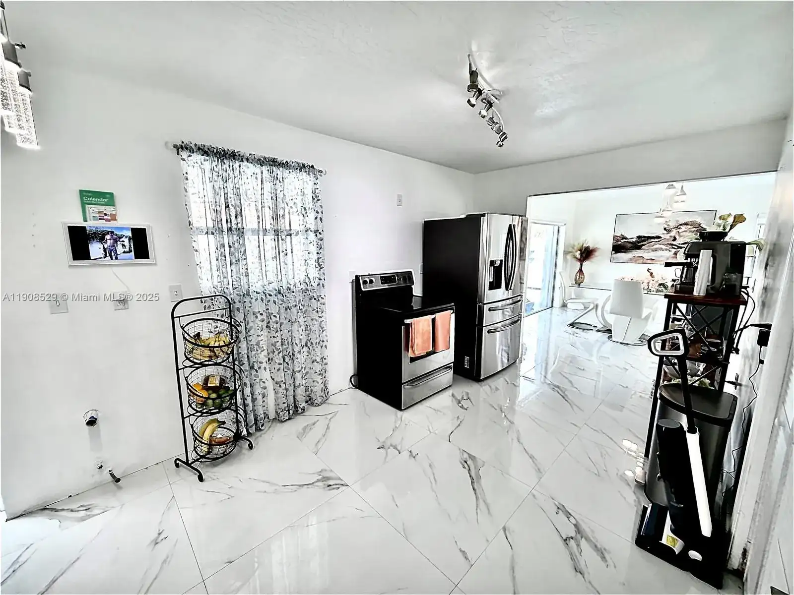 9849 SW 222nd Ter, Cutler Bay FL 33190 photo 4