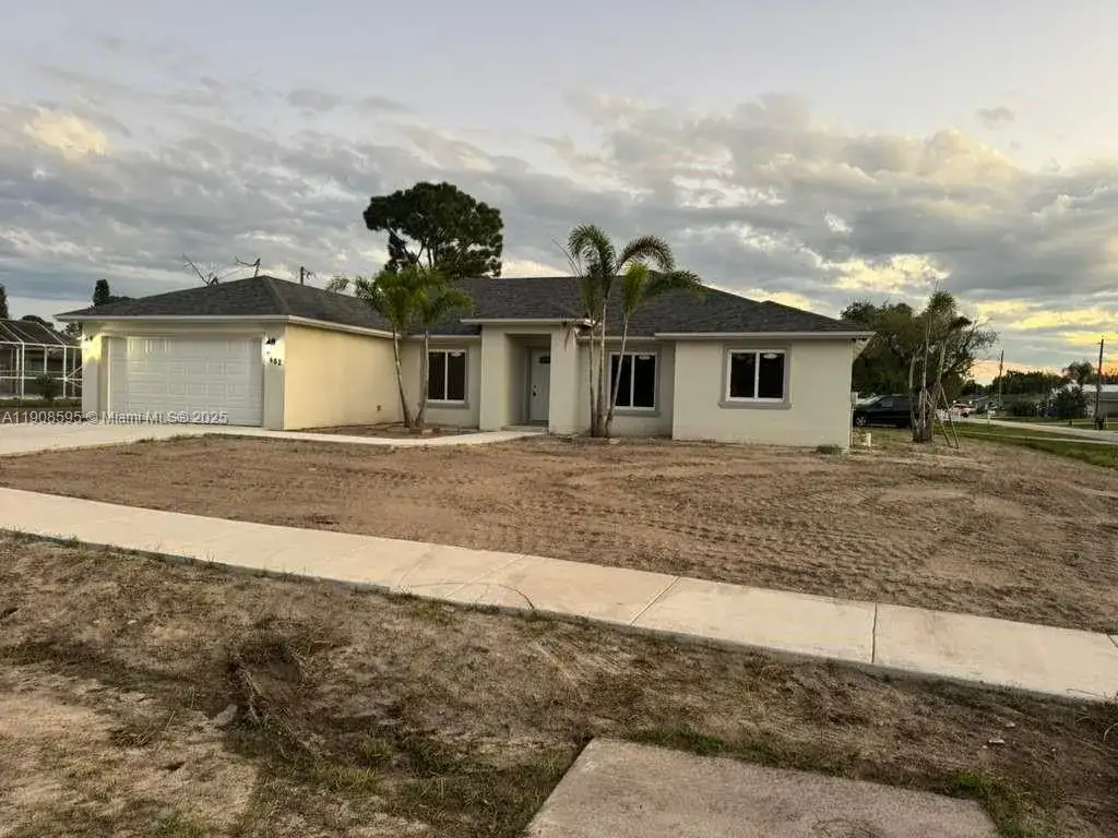 482 NW Marion Ave, Port St. Lucie FL 34983 photo 4