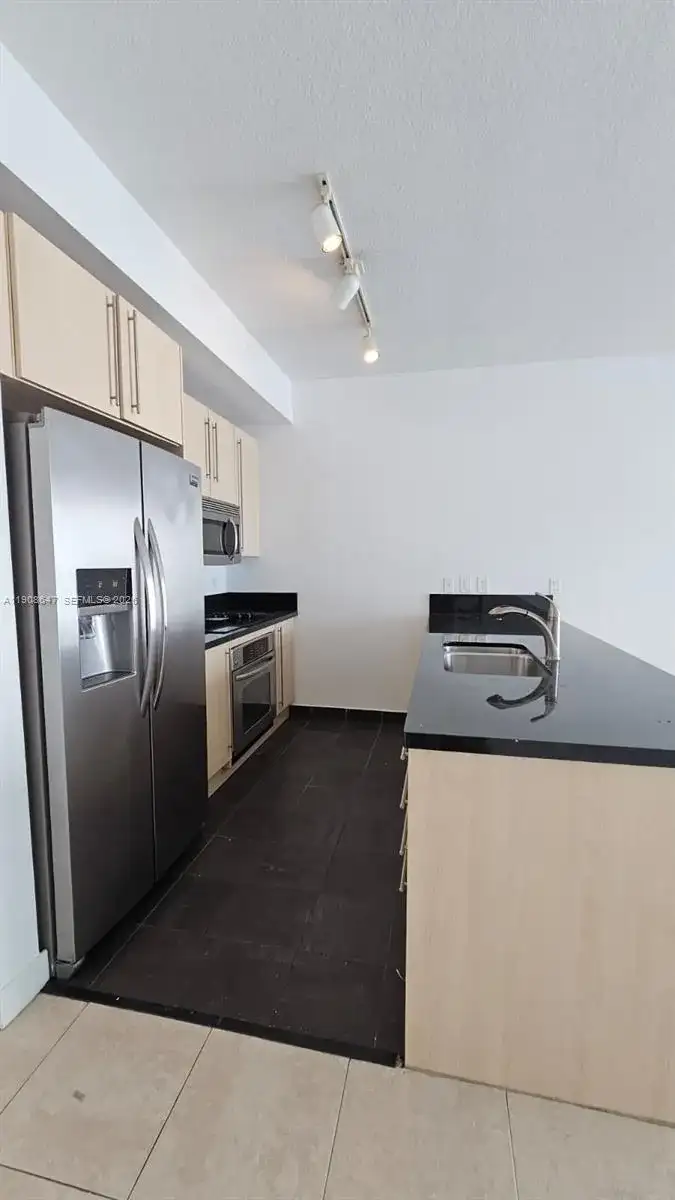 1111 SW 1st Ave, Miami FL 33130 photo 3