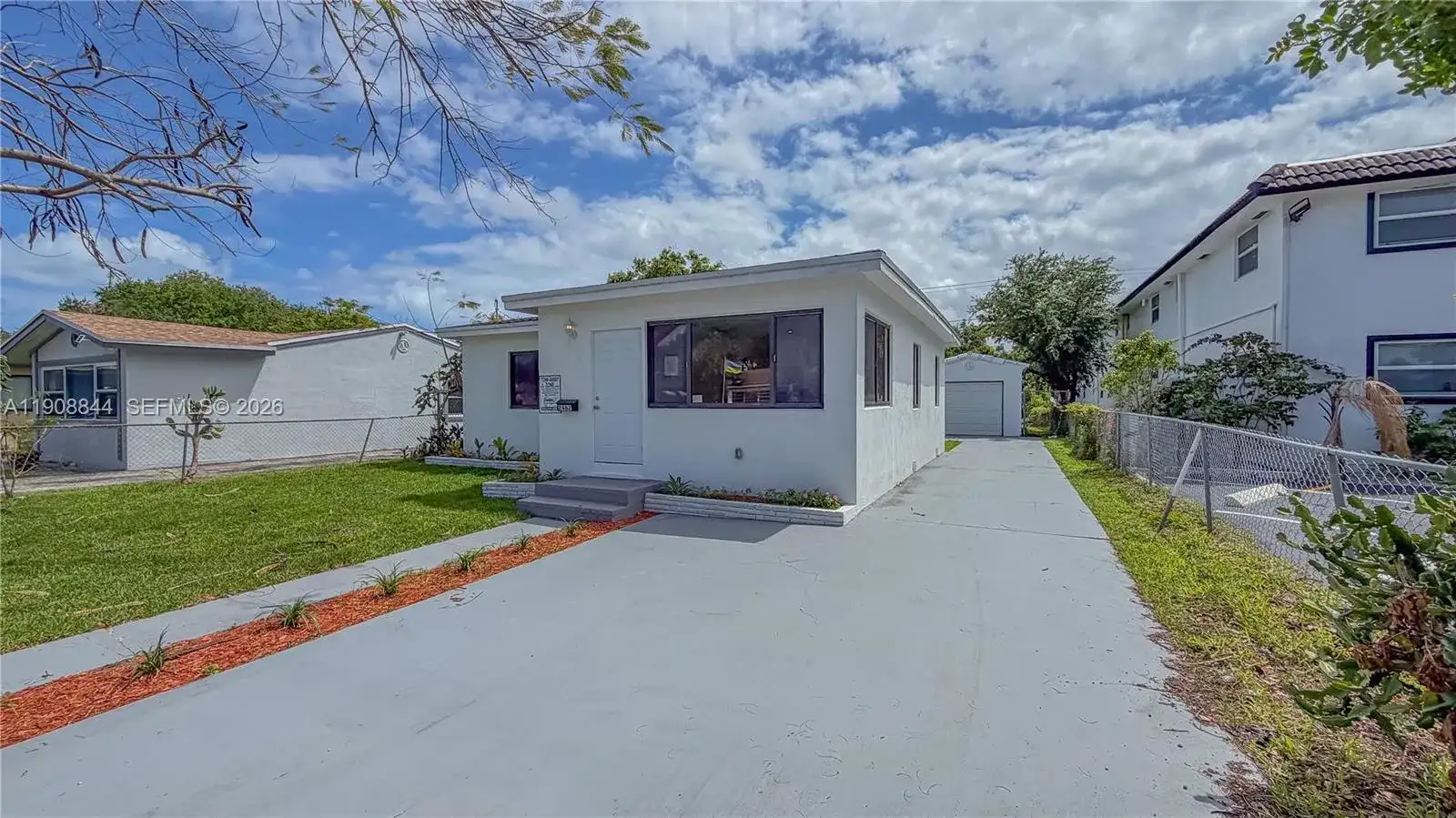 2462 Johnson St, Hollywood FL 33020 photo 2