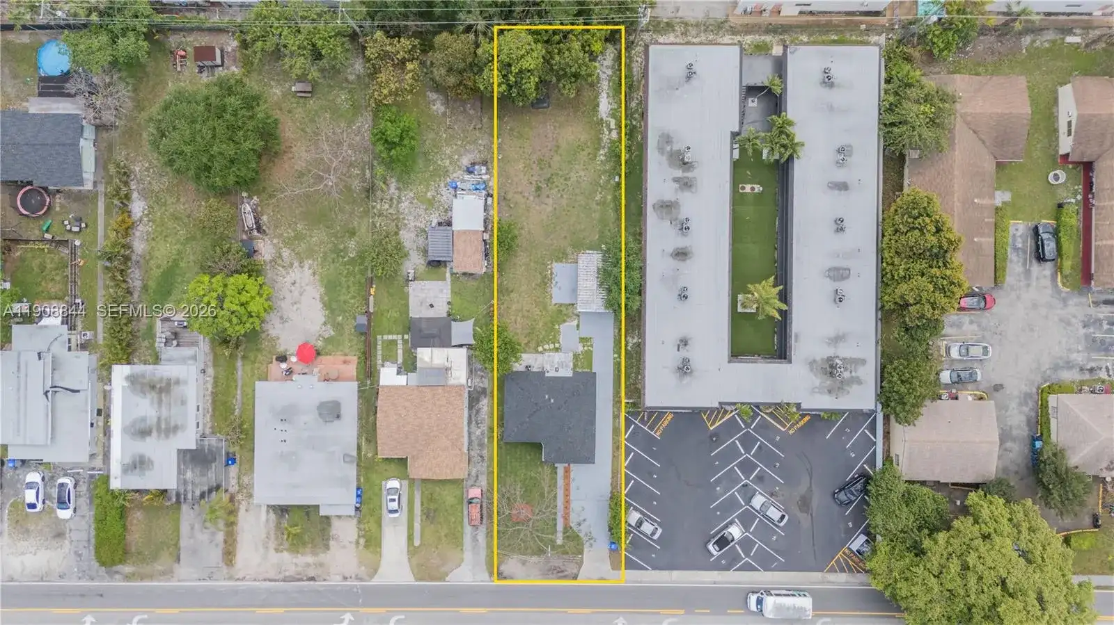 2462 Johnson St, Hollywood FL 33020 photo 4