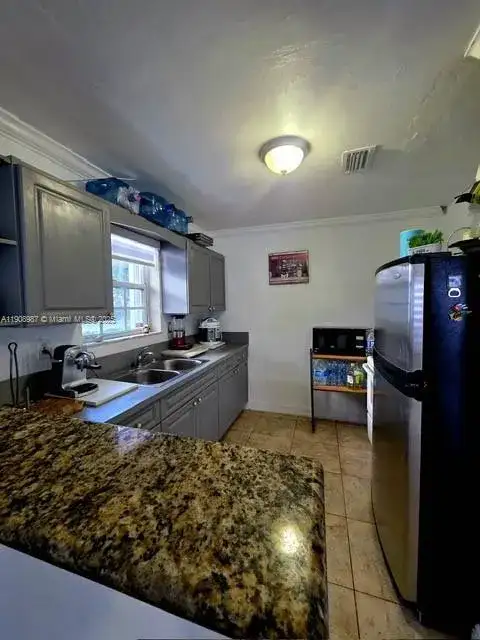 1301 Kasim St, Opa-Locka FL 33054 photo 4