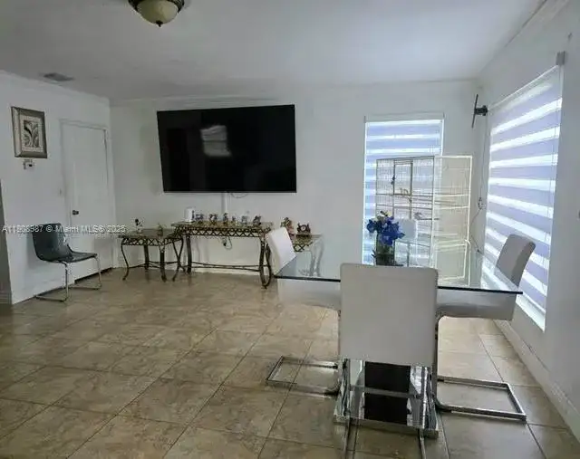 1301 Kasim St, Opa-Locka FL 33054 photo 5