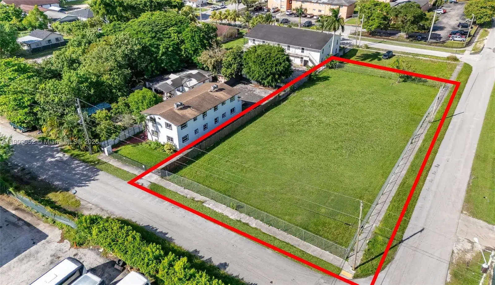 520 SW Krome Ter, Homestead FL 33030 photo 3