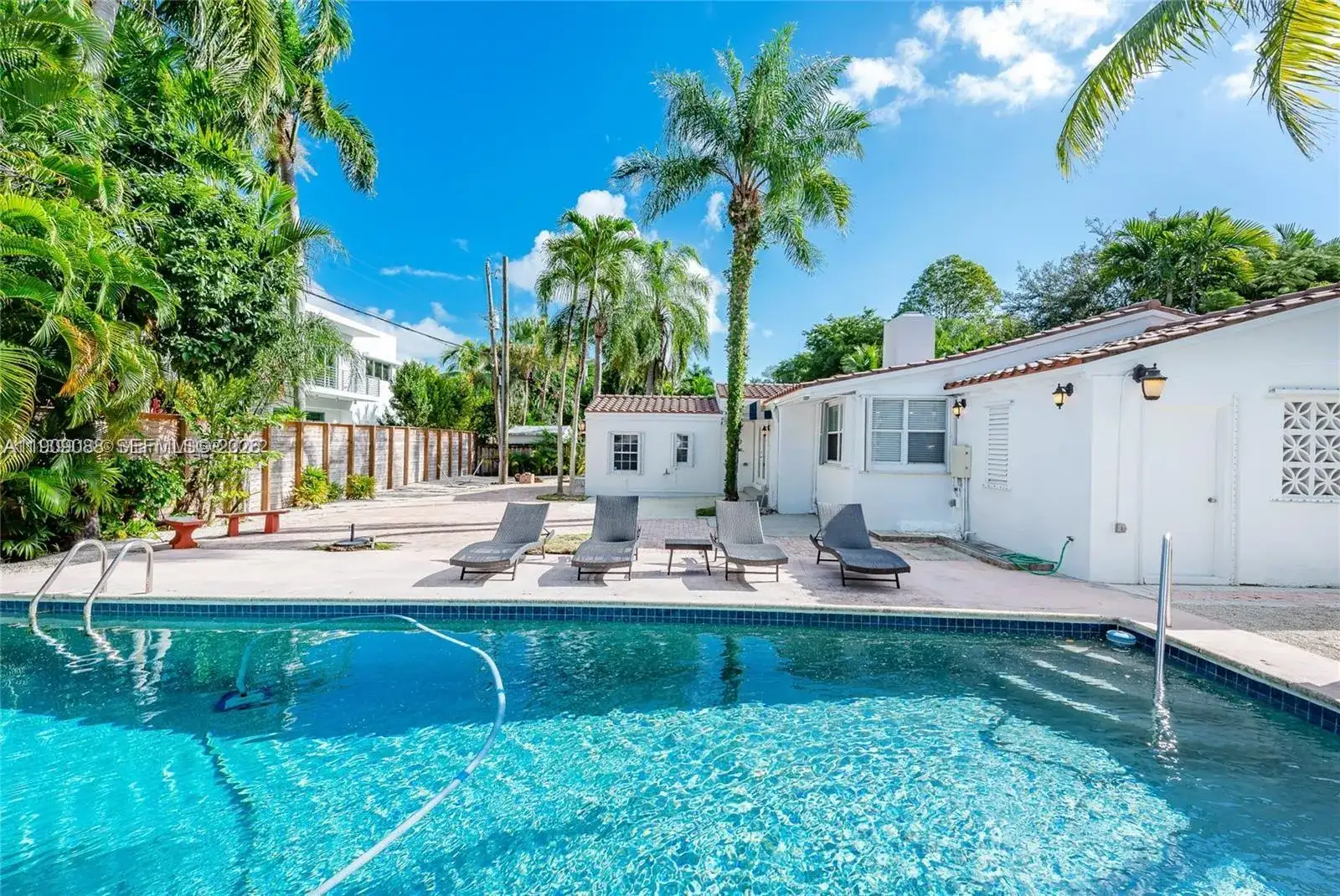 2379 Overbrook St, Coconut Grove FL 33133 photo 2