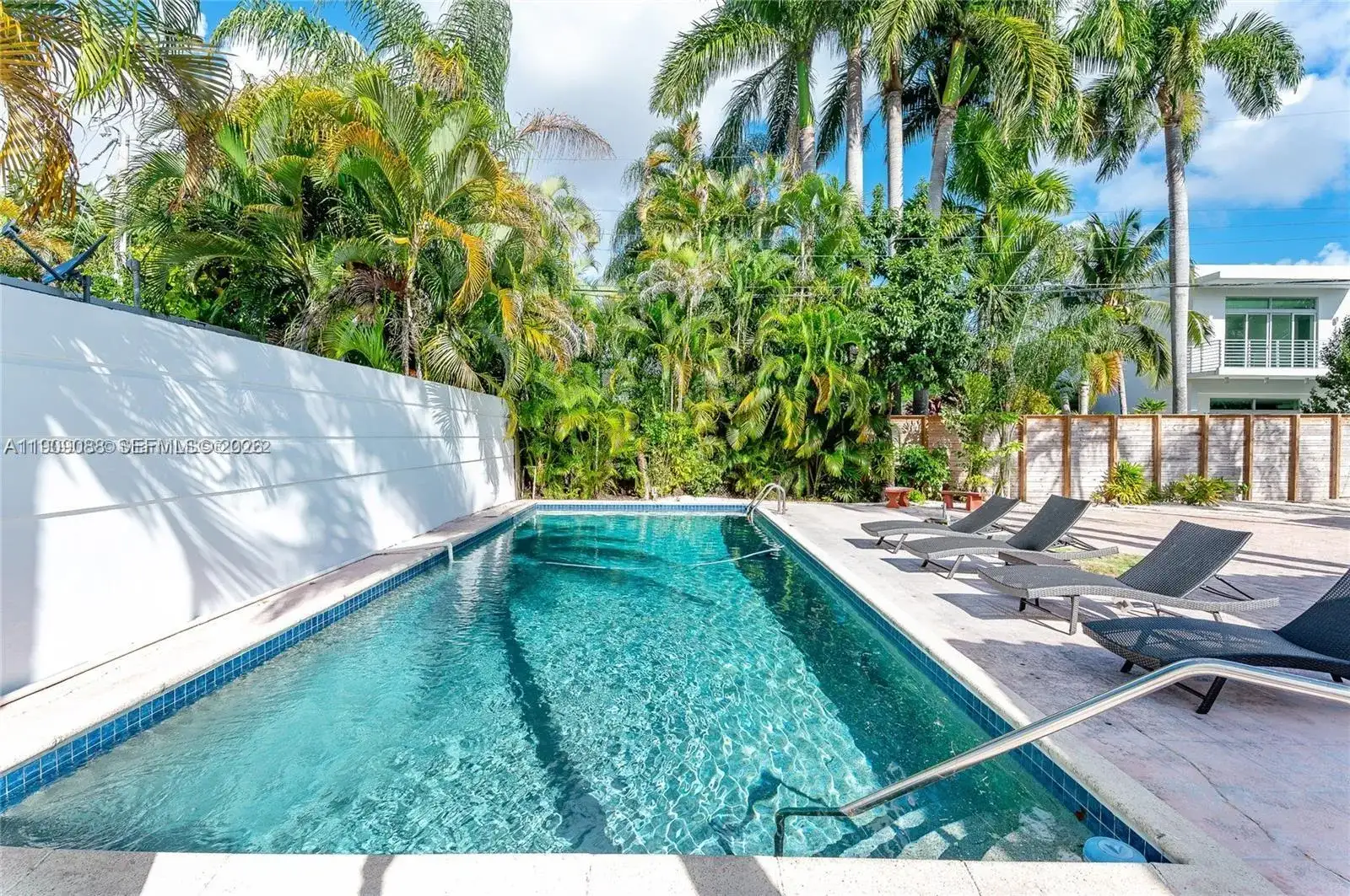 2379 Overbrook St, Coconut Grove FL 33133 photo 3