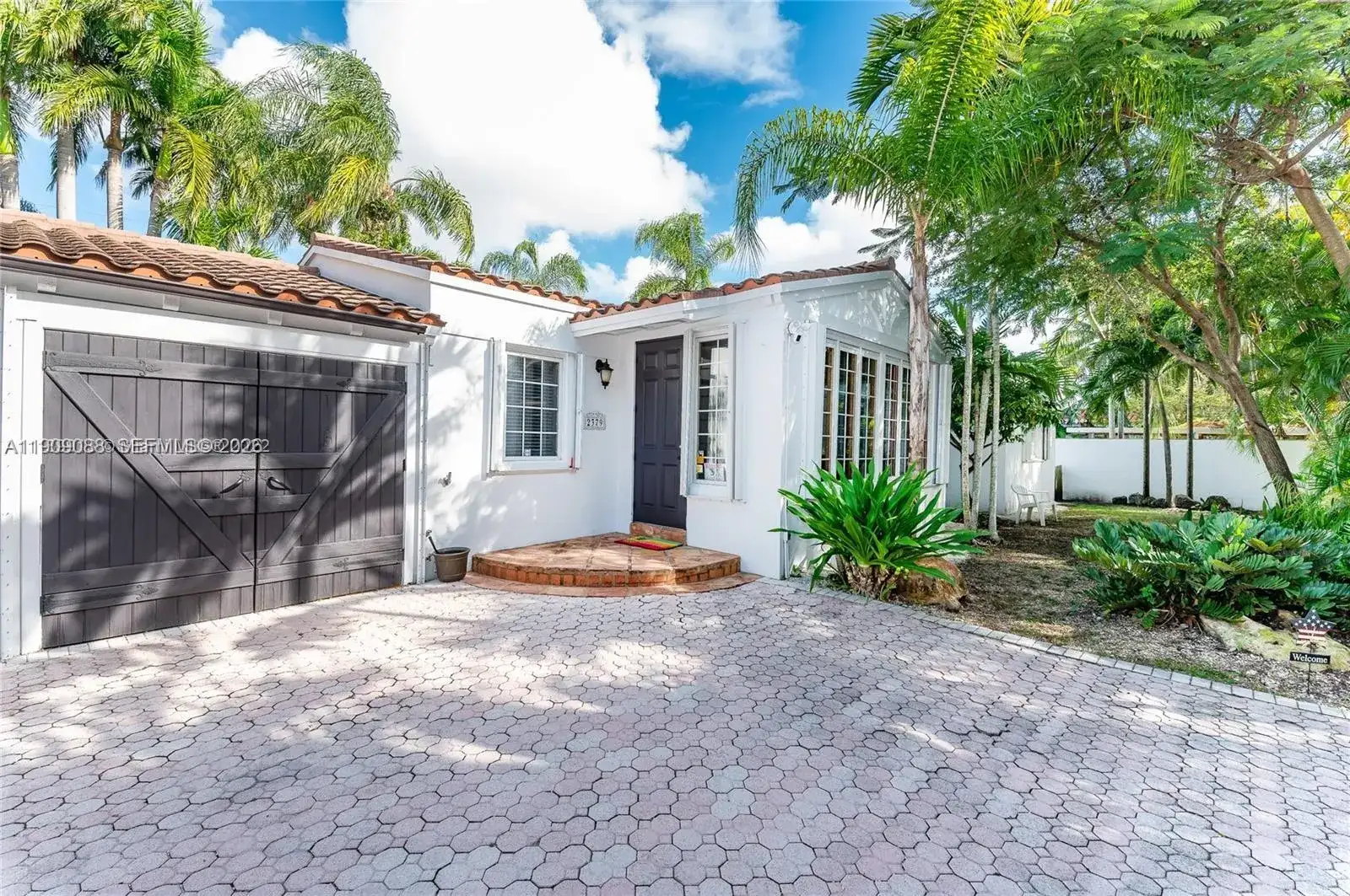 2379 Overbrook St, Coconut Grove FL 33133 photo 4