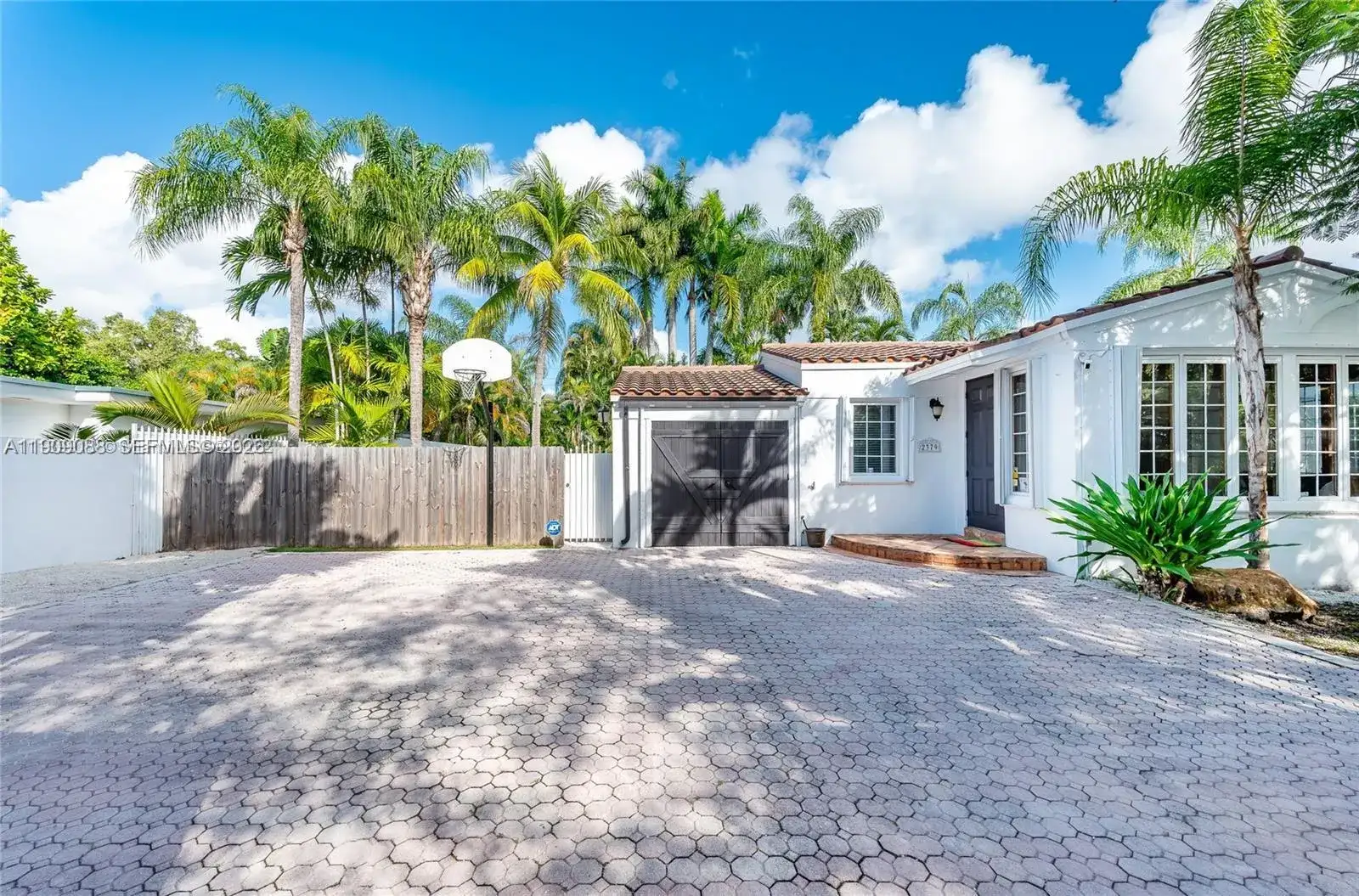 2379 Overbrook St, Coconut Grove FL 33133 photo 5