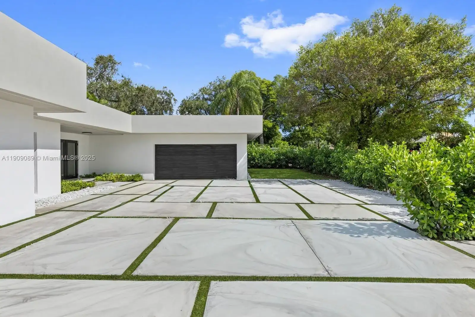 85 W Shore Dr W, Miami FL 33133 photo 4