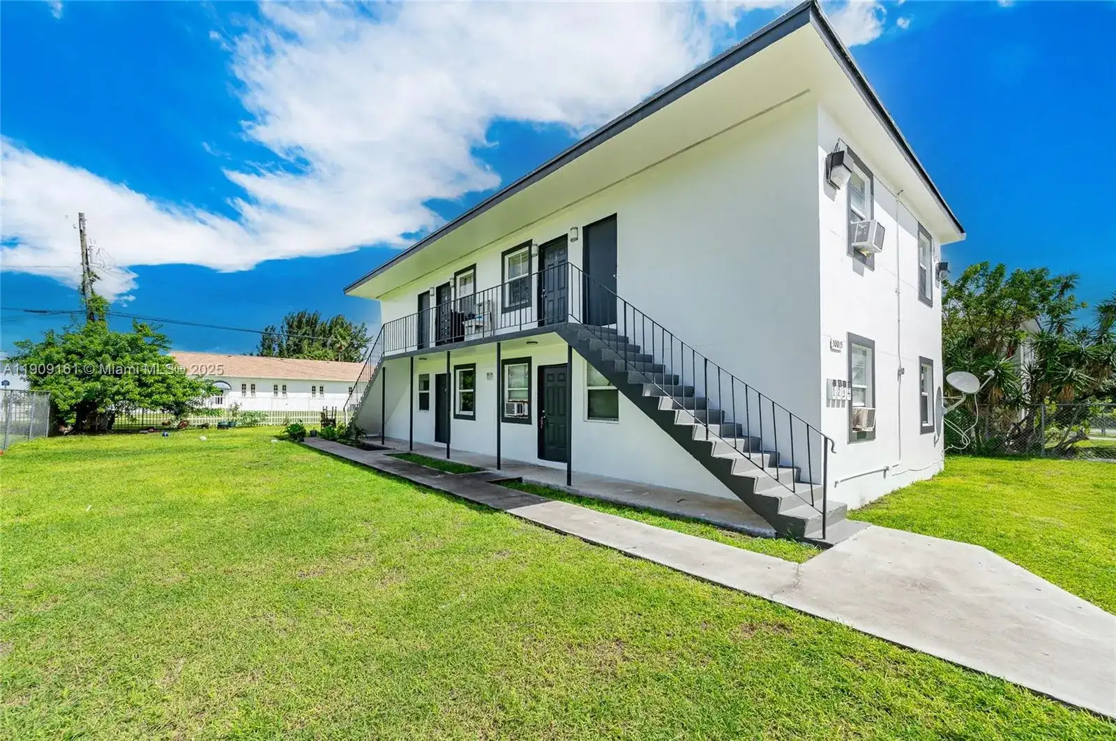 10015 SW 170th Ter, Miami FL 33157 photo 2