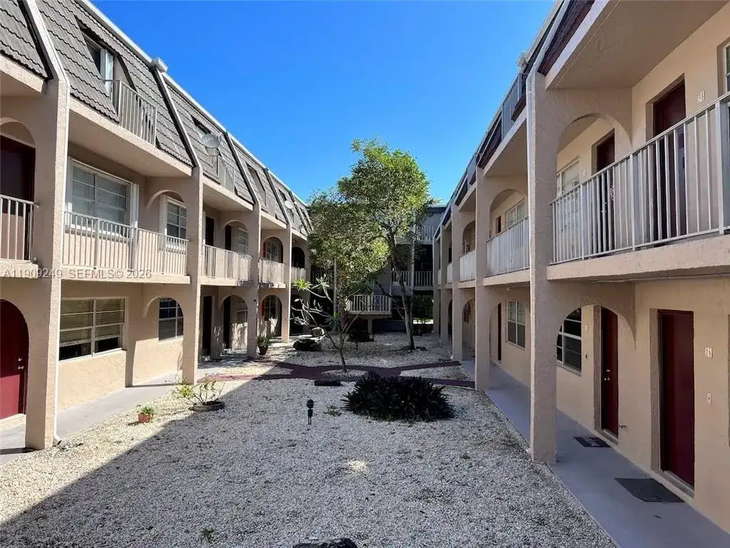1100 SE 4th Ave # 10, Deerfield Beach FL 33441 photo 3
