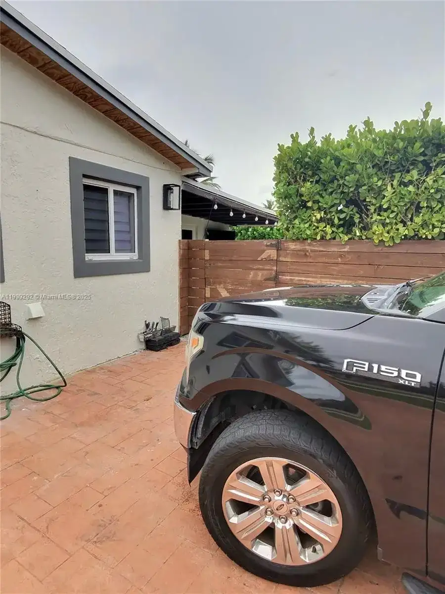20180 NW 14th Ct, Miami Gardens FL 33169 photo 4