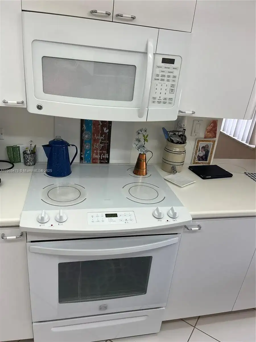 18011 Biscayne Blvd # 305, Aventura FL 33160 photo 5