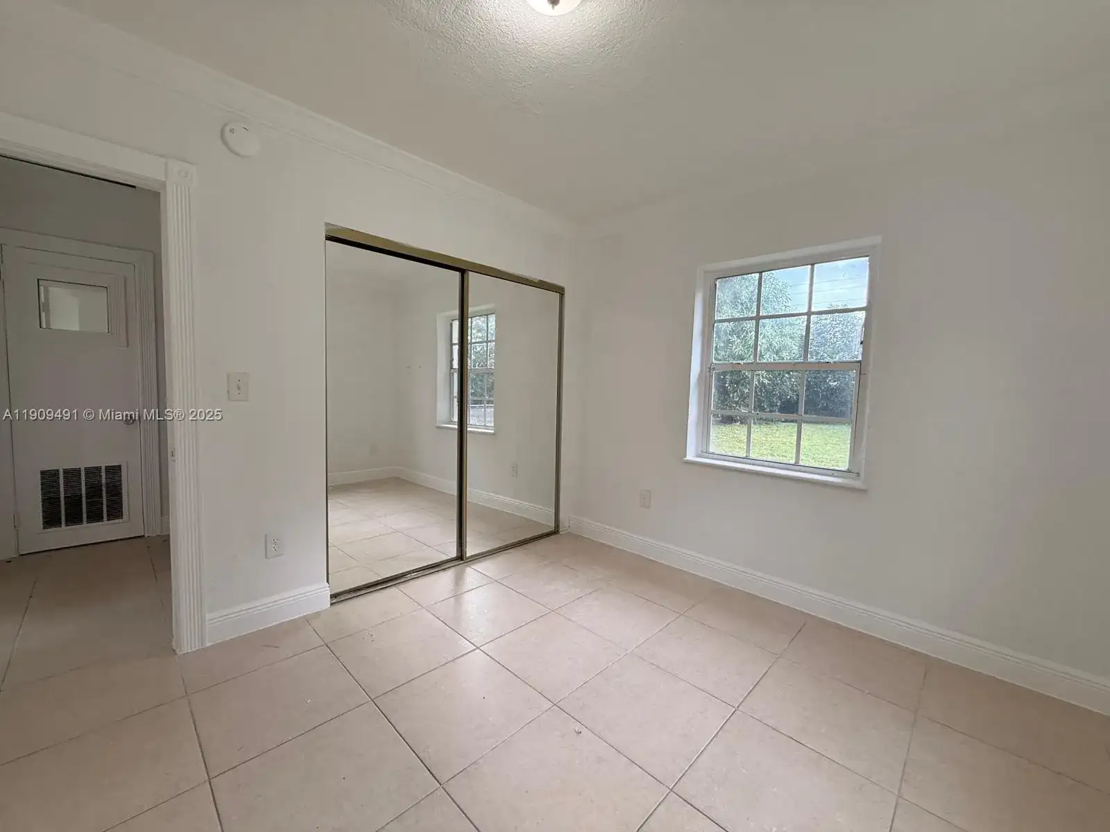 9 Miami Gardens Rd # 0, West Park FL 33023 photo 4