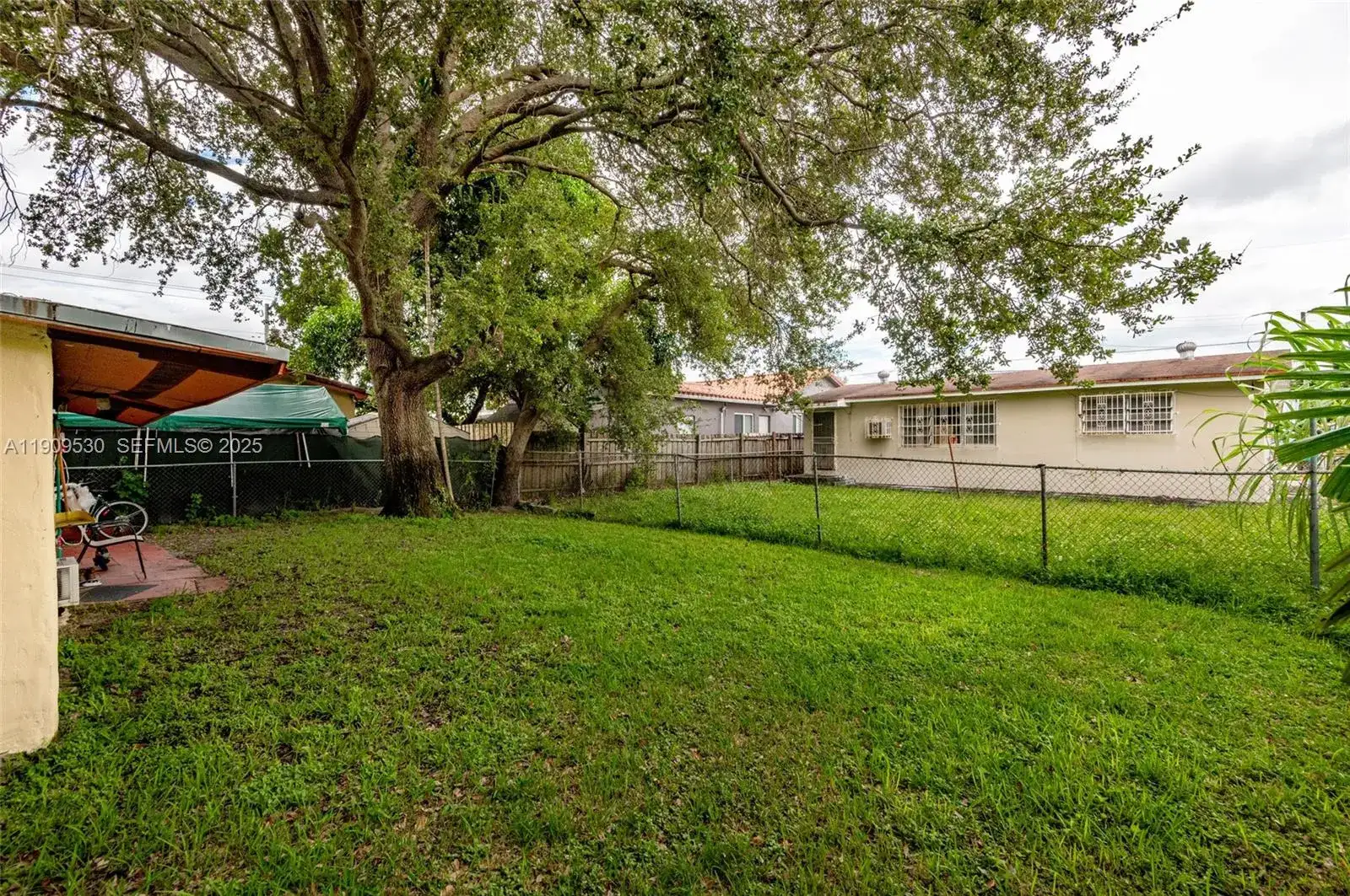 811 NW 24th Ct, Miami FL 33125 photo 5