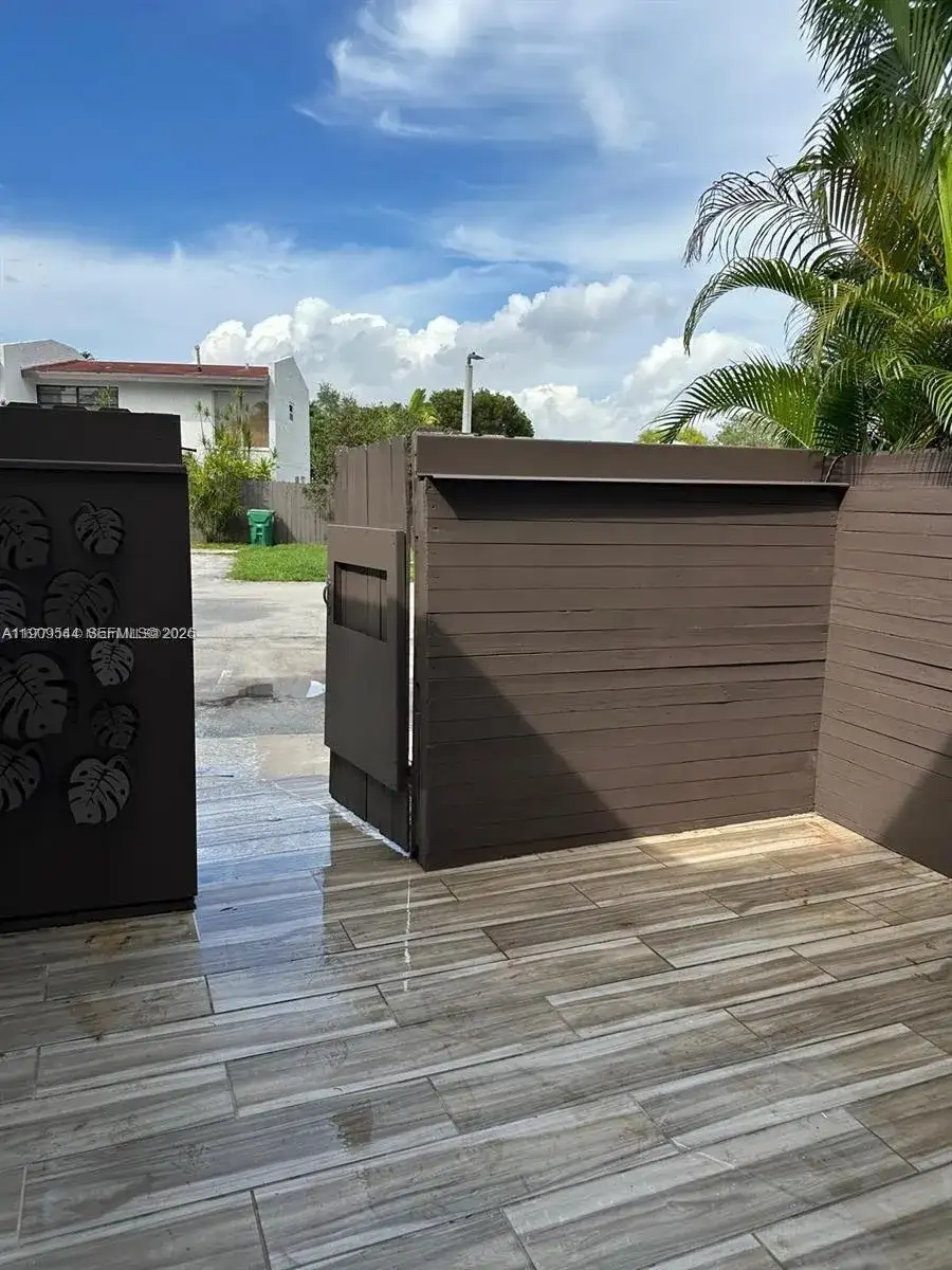 10916 SW 70th Ter, Miami FL 33173 photo 4