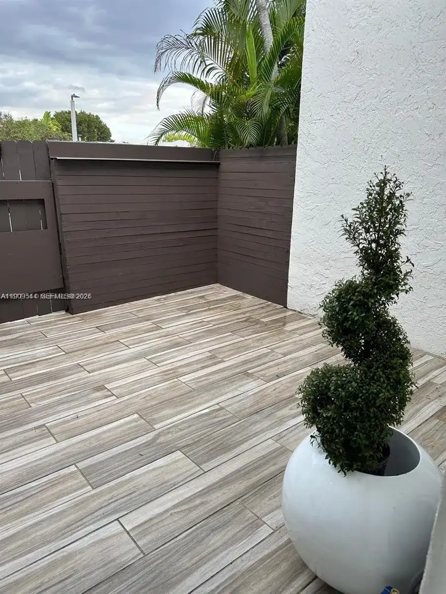 10916 SW 70th Ter, Miami FL 33173 photo 5