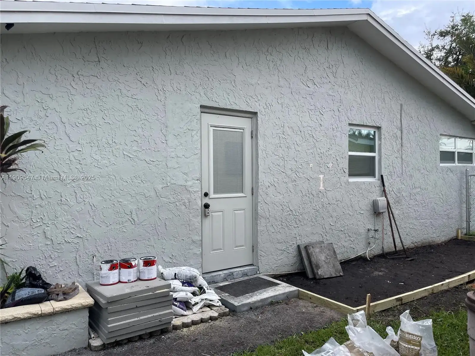 11940 NW 29th St, Sunrise FL 33323 photo 3